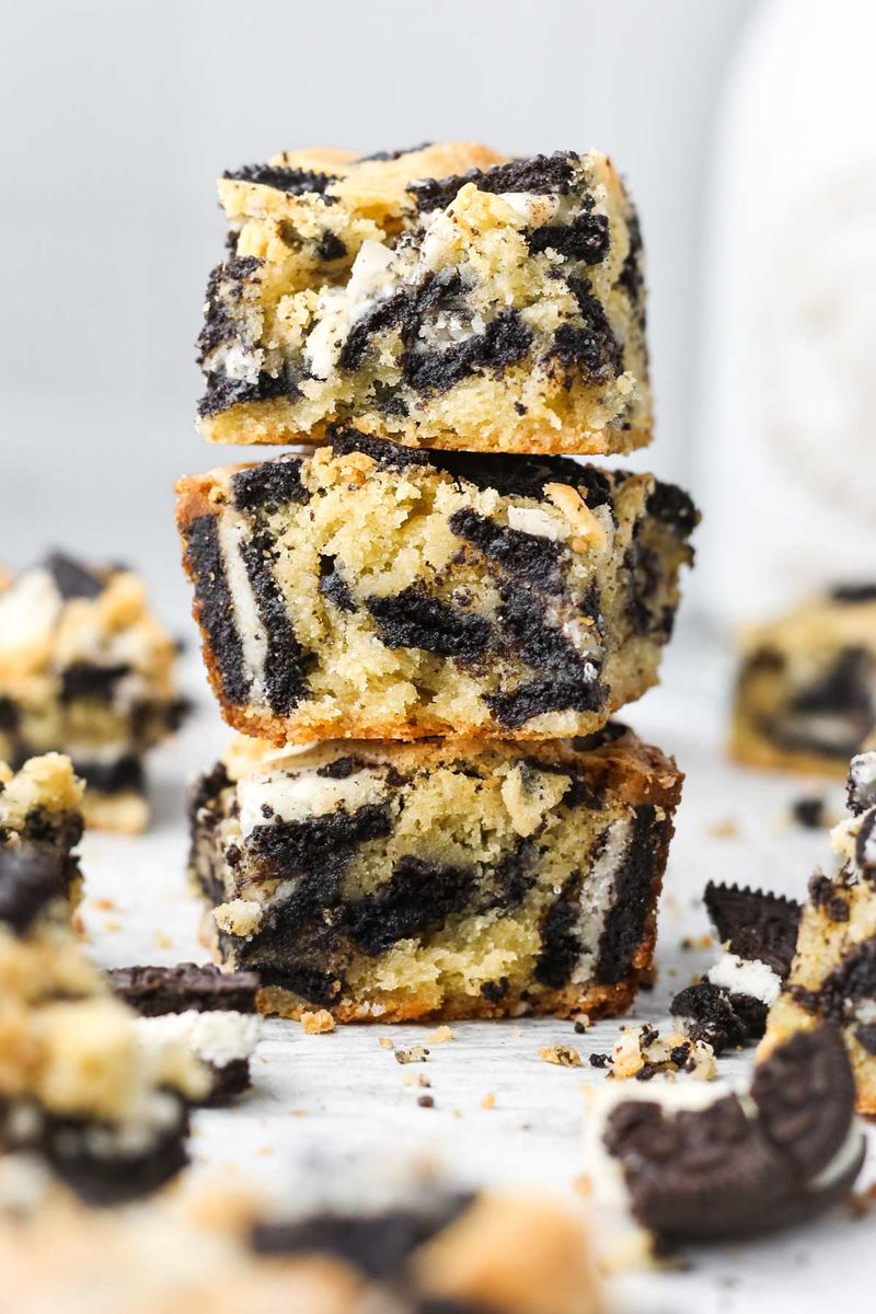 Oreo blondies