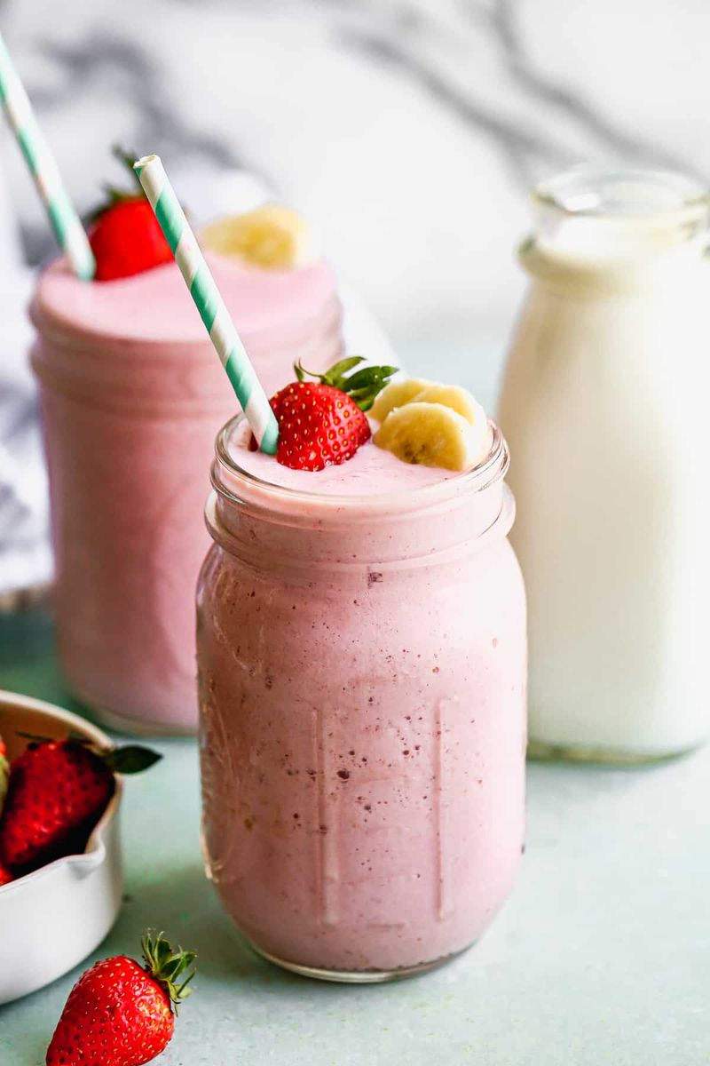 5-Ingredient Strawberry Smoothie