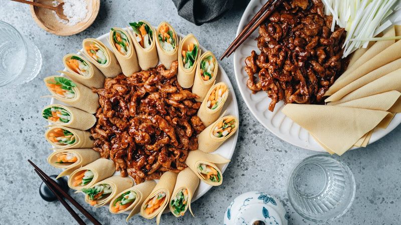 Jing Jiang Rou Si (Shredded Pork in Sweet Bean Sauce)