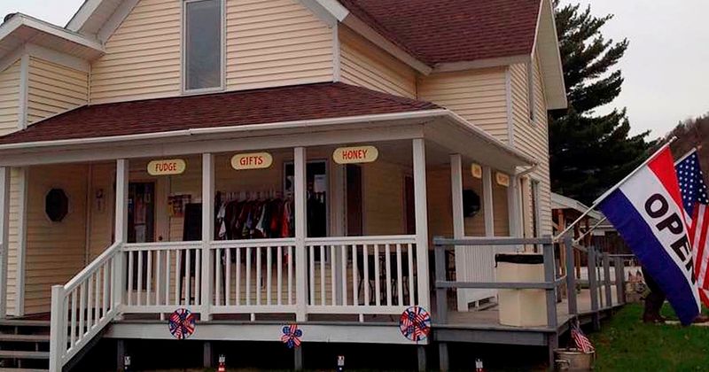 Muldoon's Pasties & Gifts, Munising