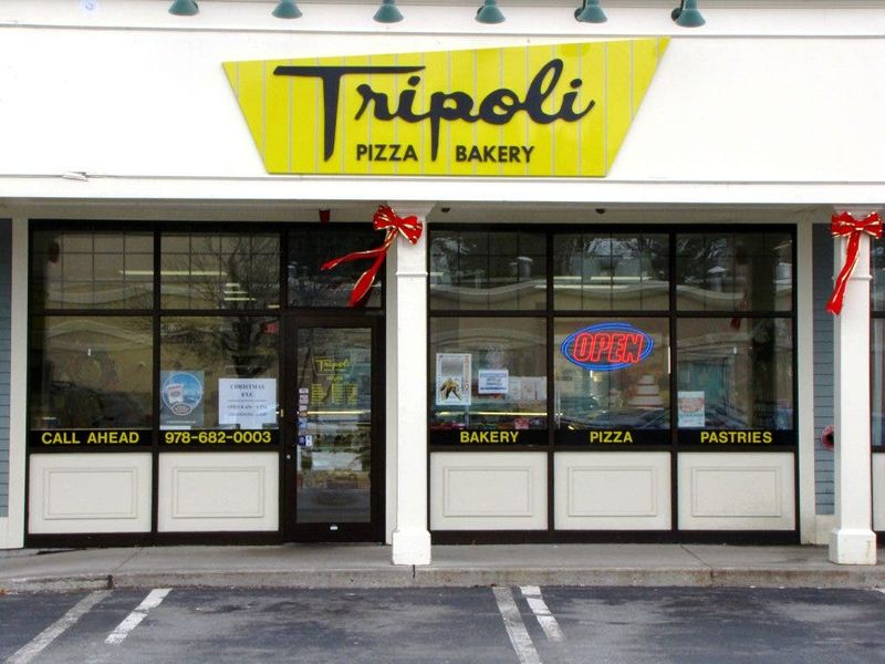 Tripoli Bakery: Lawrence's Legendary Beach Pizza