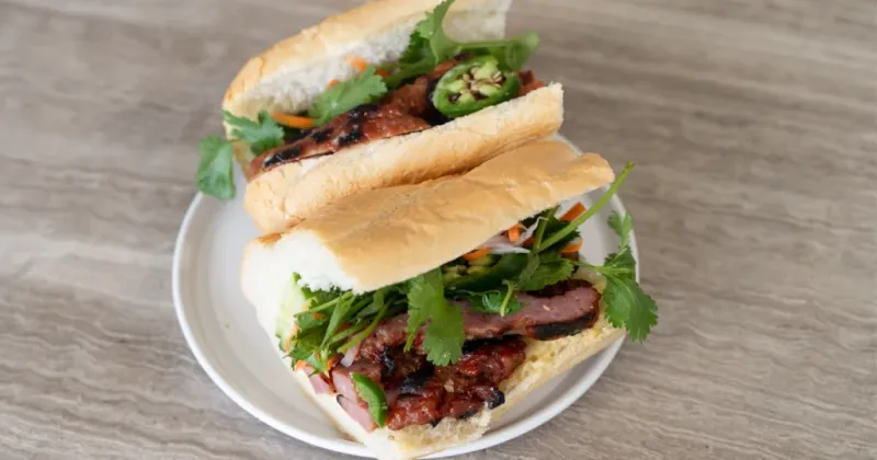 Bánh mì nem nướng
