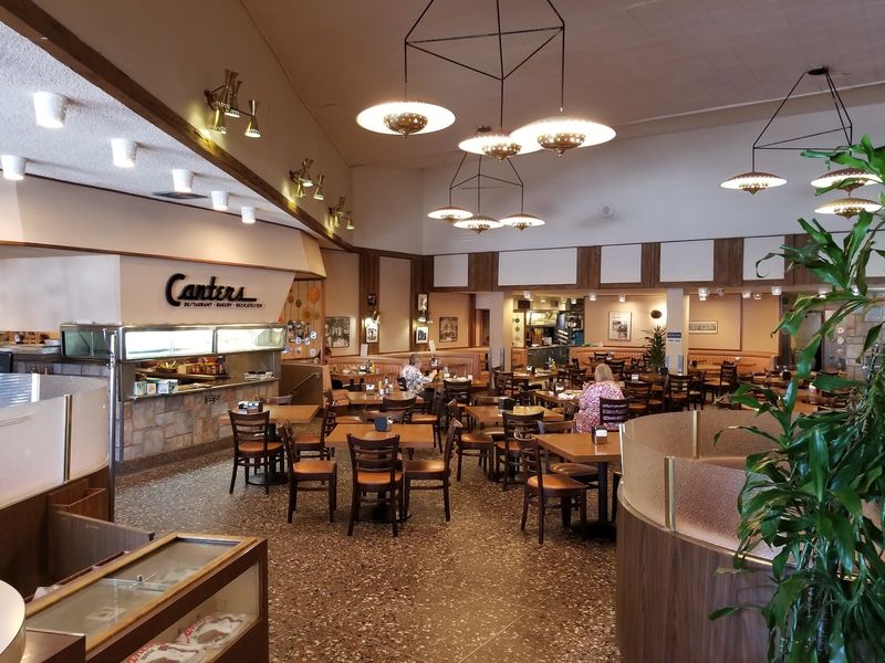 Canter’s Deli — Los Angeles (1931)