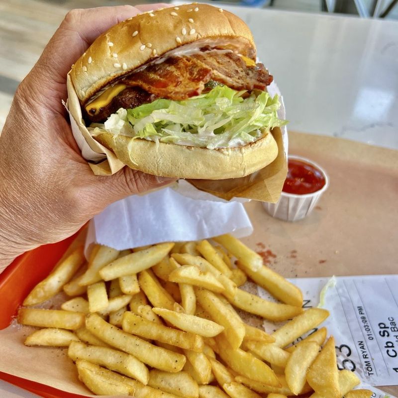 Riverside – Classic Drive-Thru Burgers