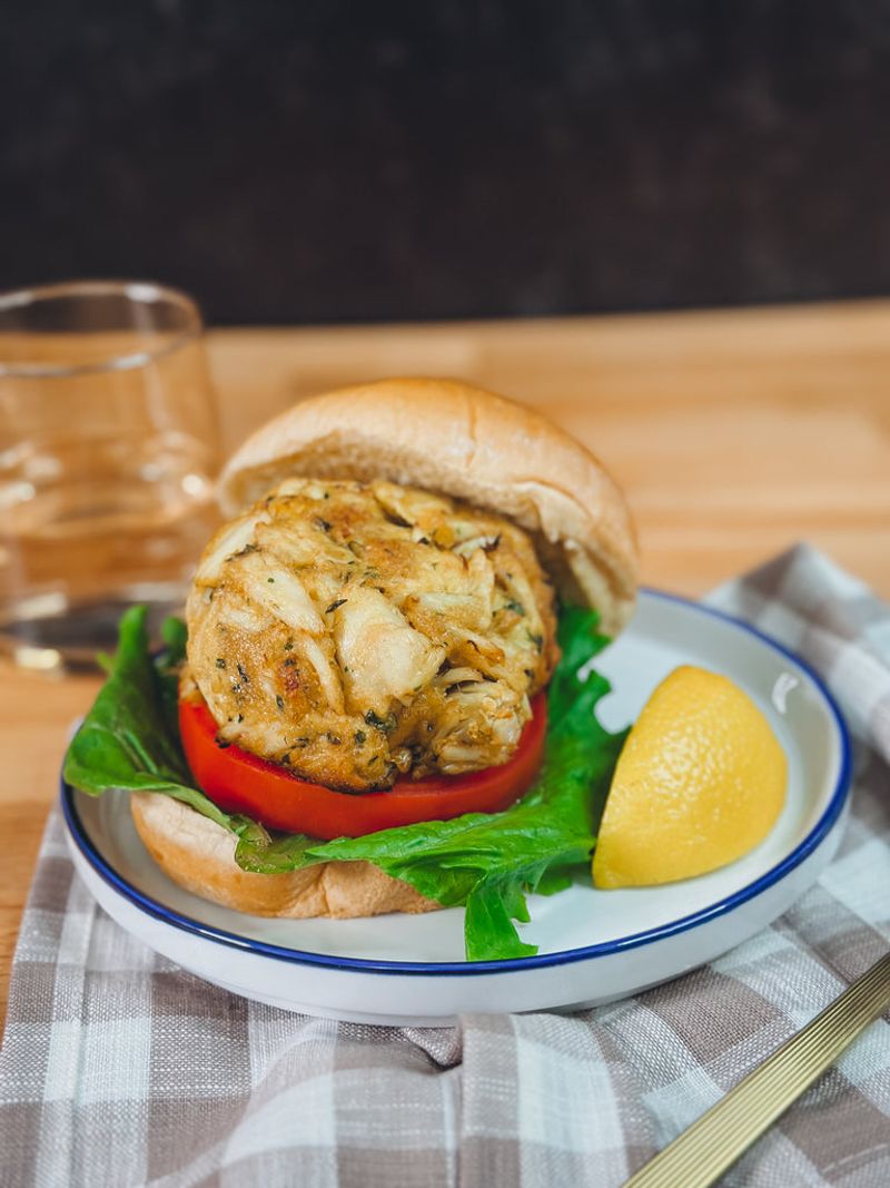 Maryland: Crab cake sandwich
