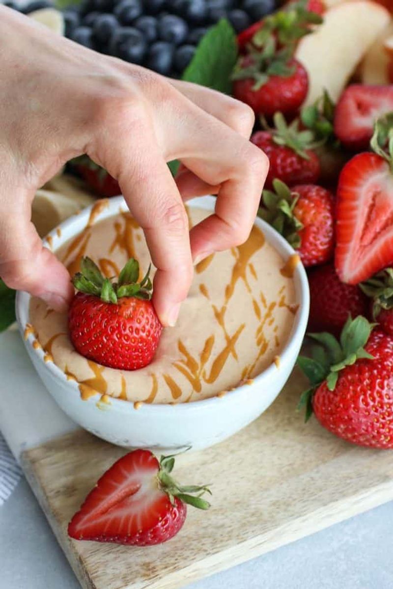 PB-and-yogurt dip with fruit