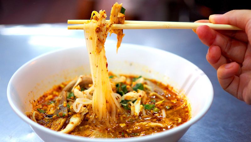 Extra-hot chili oil noodles