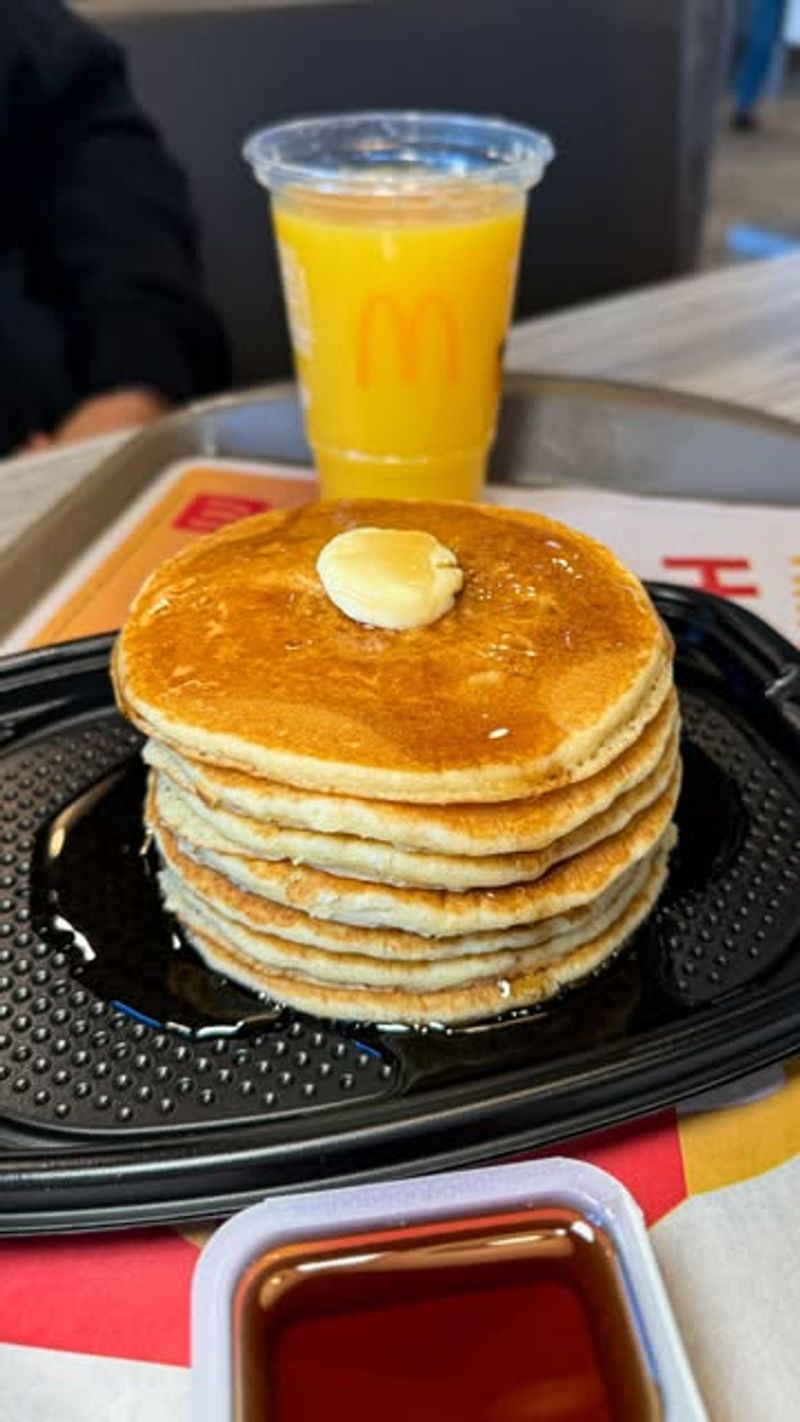 Hotcakes (with Syrup and Butter)