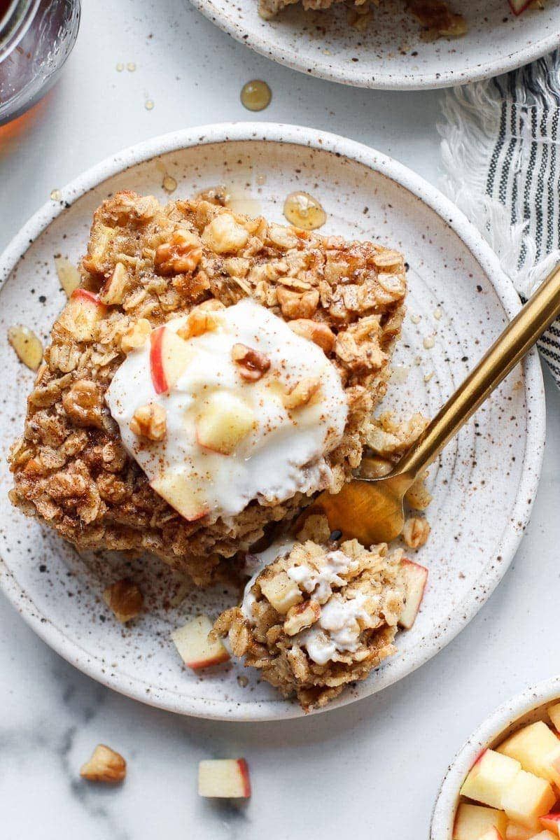 Baked Oatmeal With Apples and Cinnamon