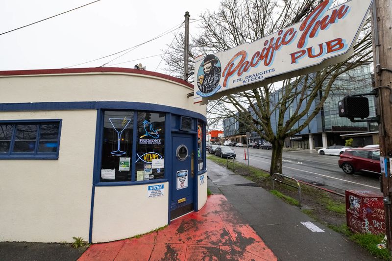 Pacific Inn Pub (Seattle, Washington)