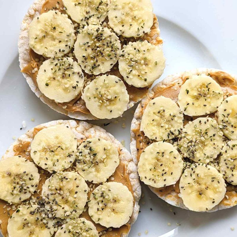 Rice Cakes With Peanut Butter And Banana