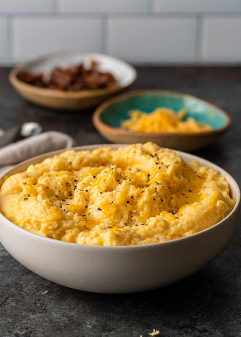 Cheddar Grits (Georgia)