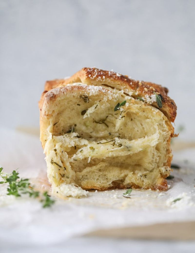 Parmesan Garlic Pull-Apart Bread