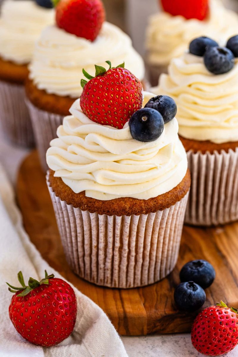 Vanilla Cupcakes With Whipped Cream Frosting