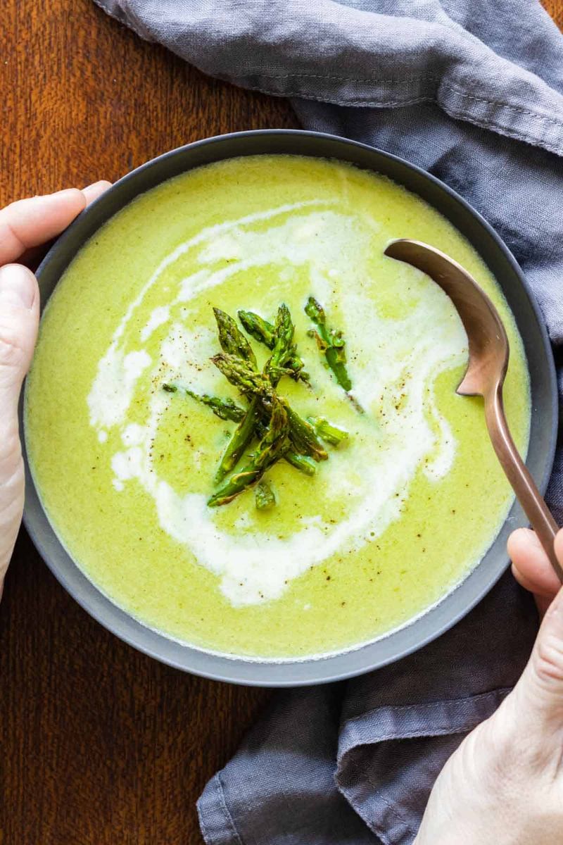 Creamy asparagus soup