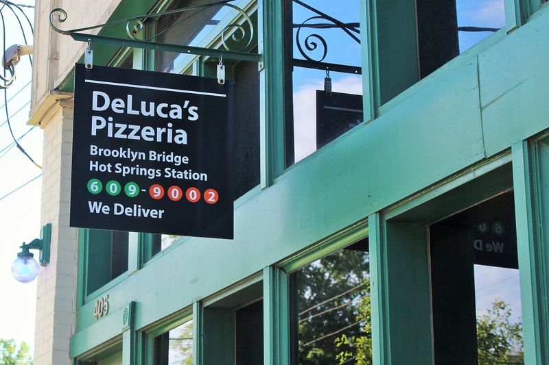 DeLuca's Pizzeria (Hot Springs)