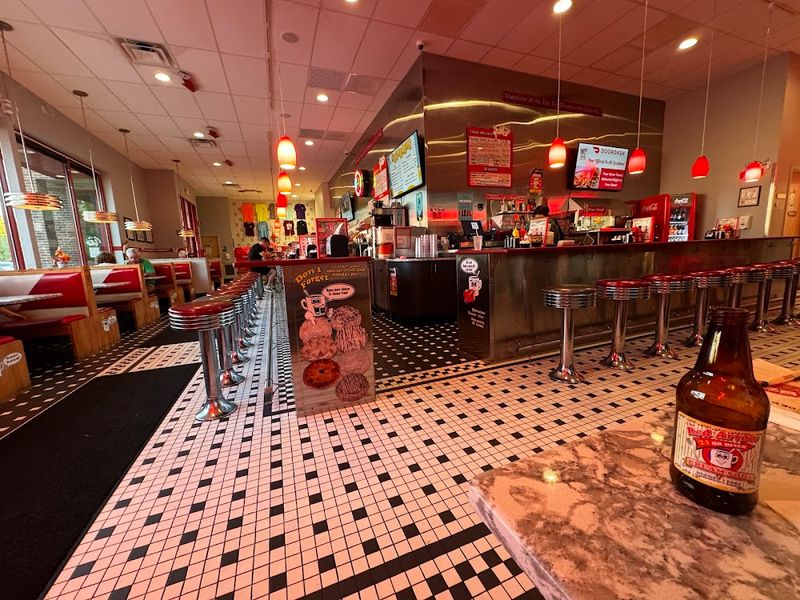 Red Arrow Diner (New Hampshire)