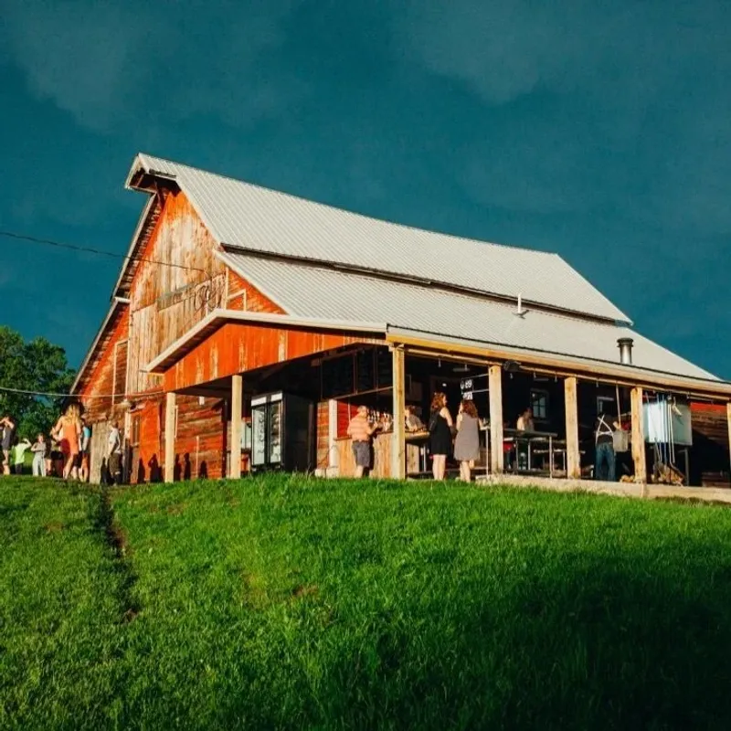 Luna Valley Farm – Near Decorah