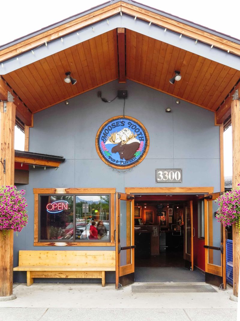 Moose's Tooth Pub and Pizzeria - Alaska