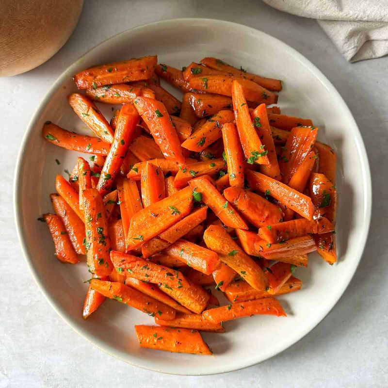 Roasted Carrots with Honey and Thyme