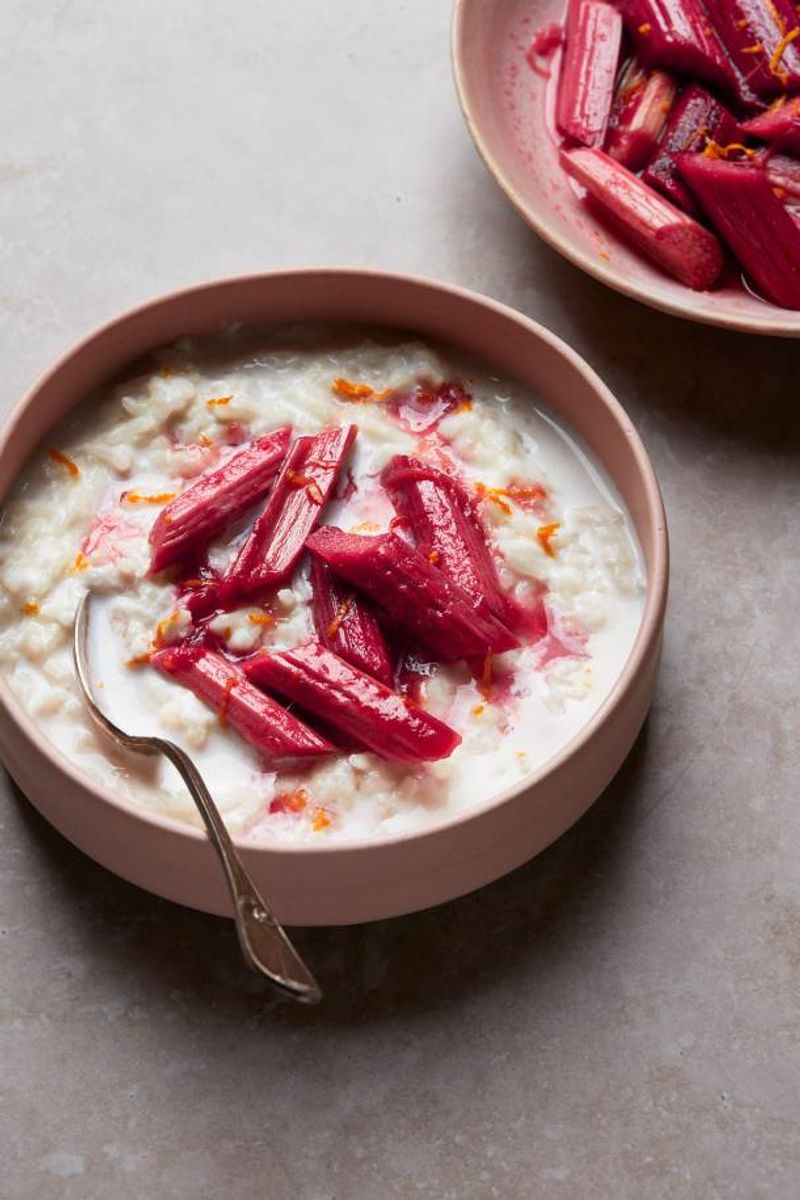 Rhubarb Rice Pudding