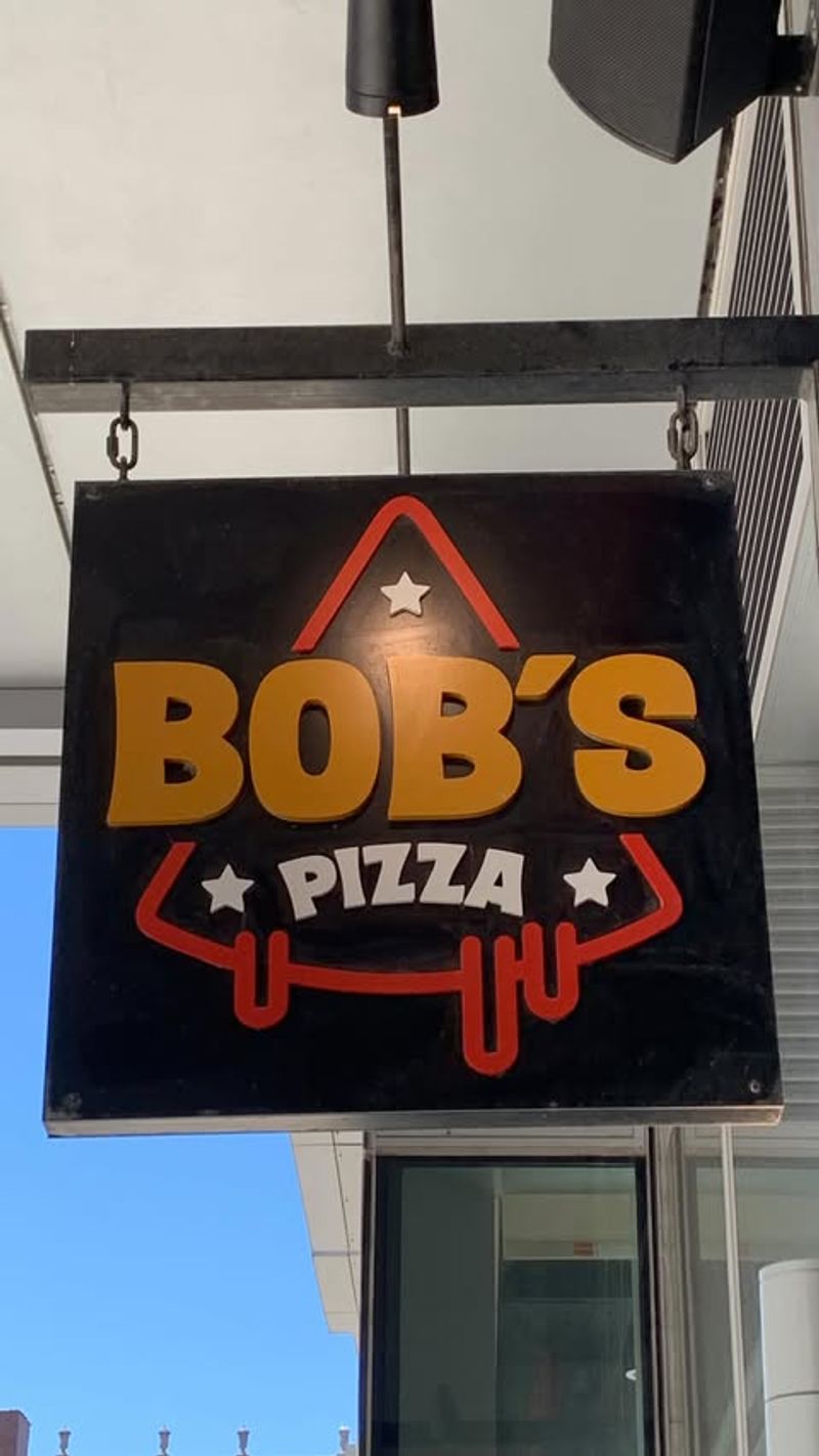 Bob’s Pizza — Chicago, IL