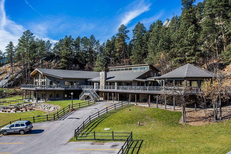 Castle Creek Lodge (South Dakota)