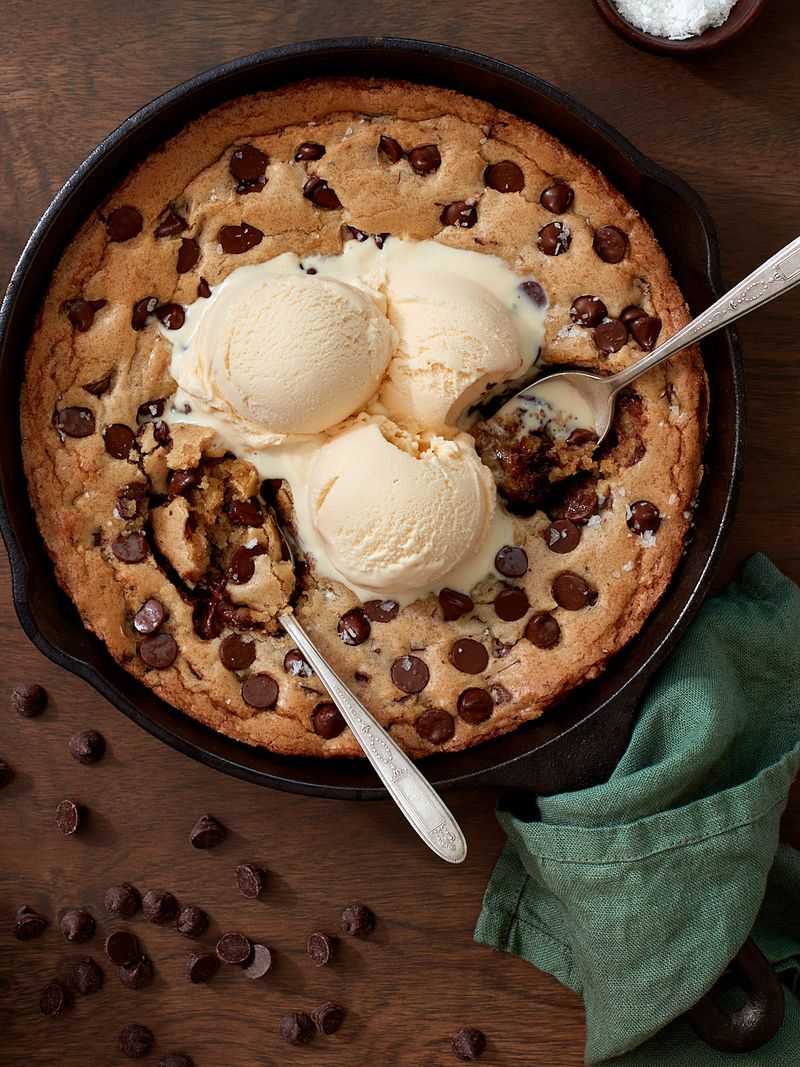 Chocolate chip cookie skillet