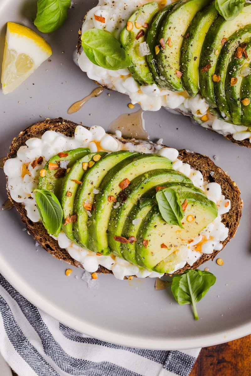 Avocado Toast With Cottage Cheese