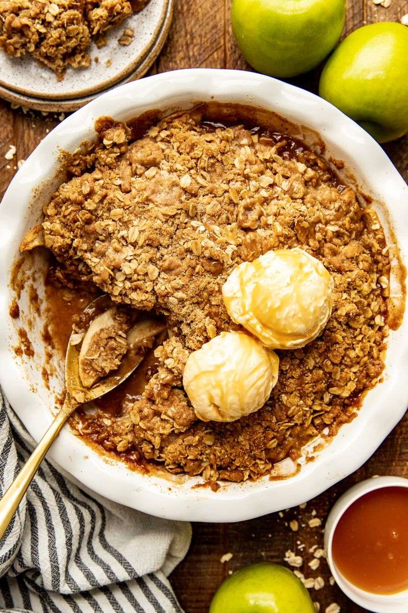 Apple Crisp with Oat Topping