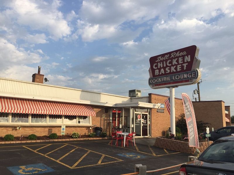 Dell Rhea's Chicken Basket (Illinois)