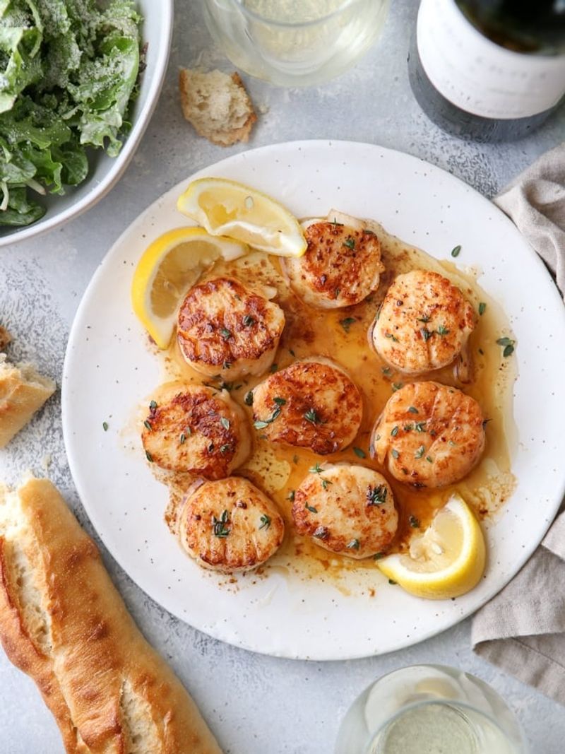 Classic Seared Scallops With Lemon Butter