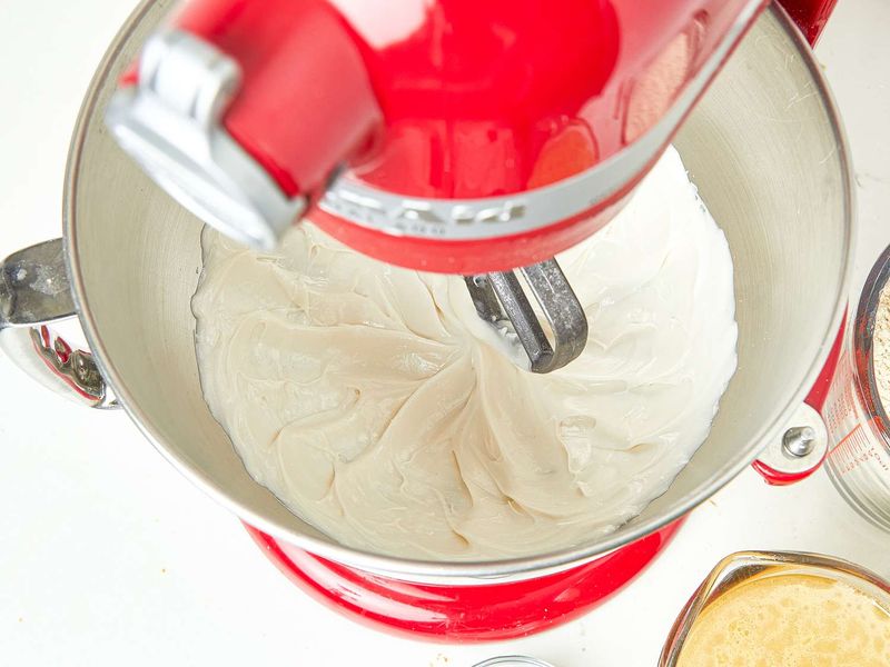 Whip the fat until fluffy