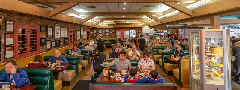 Brent's Deli - Northridge's Sandwich Sensation
