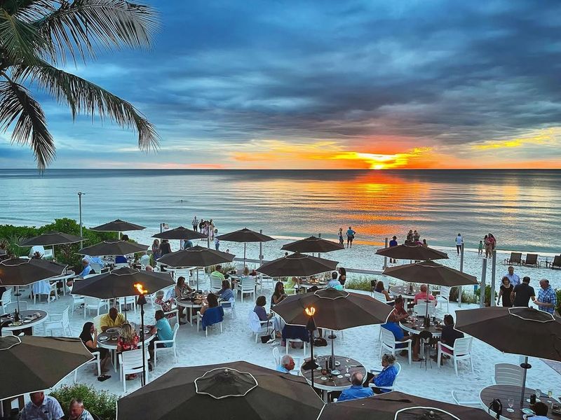 The Turtle Club – Naples