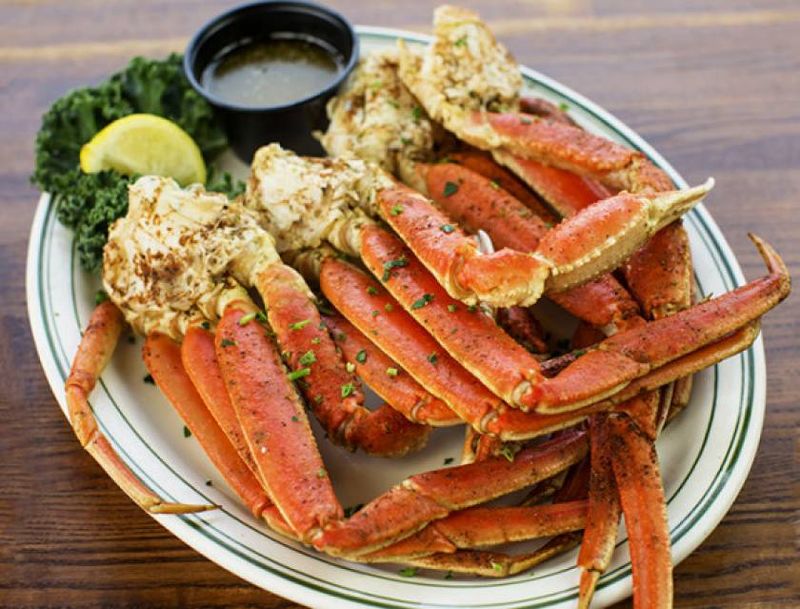 Gulf Shores and Orange Beach seafood buffet spots (Alabama coast)