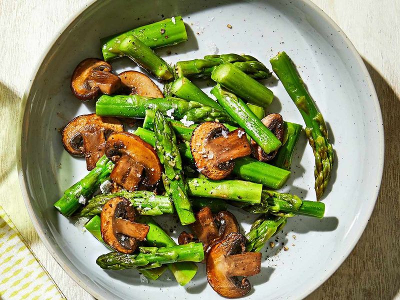 Asparagus and mushroom sauté