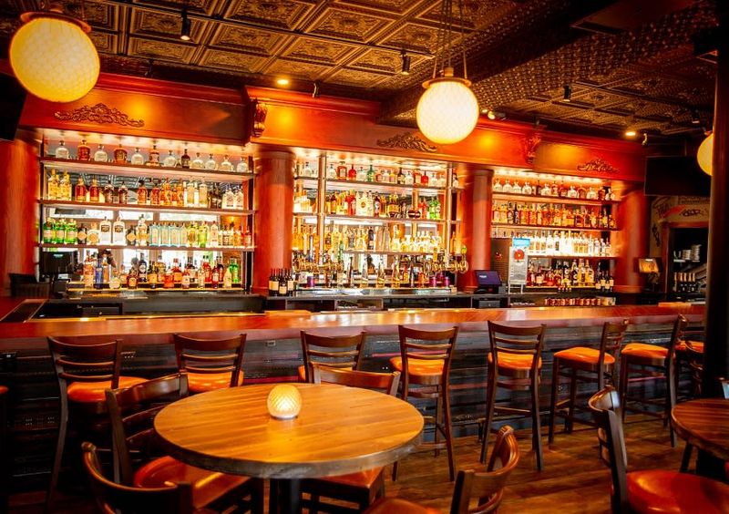 Patio Bar & Pizza: Beachside Slices with Ocean Views
