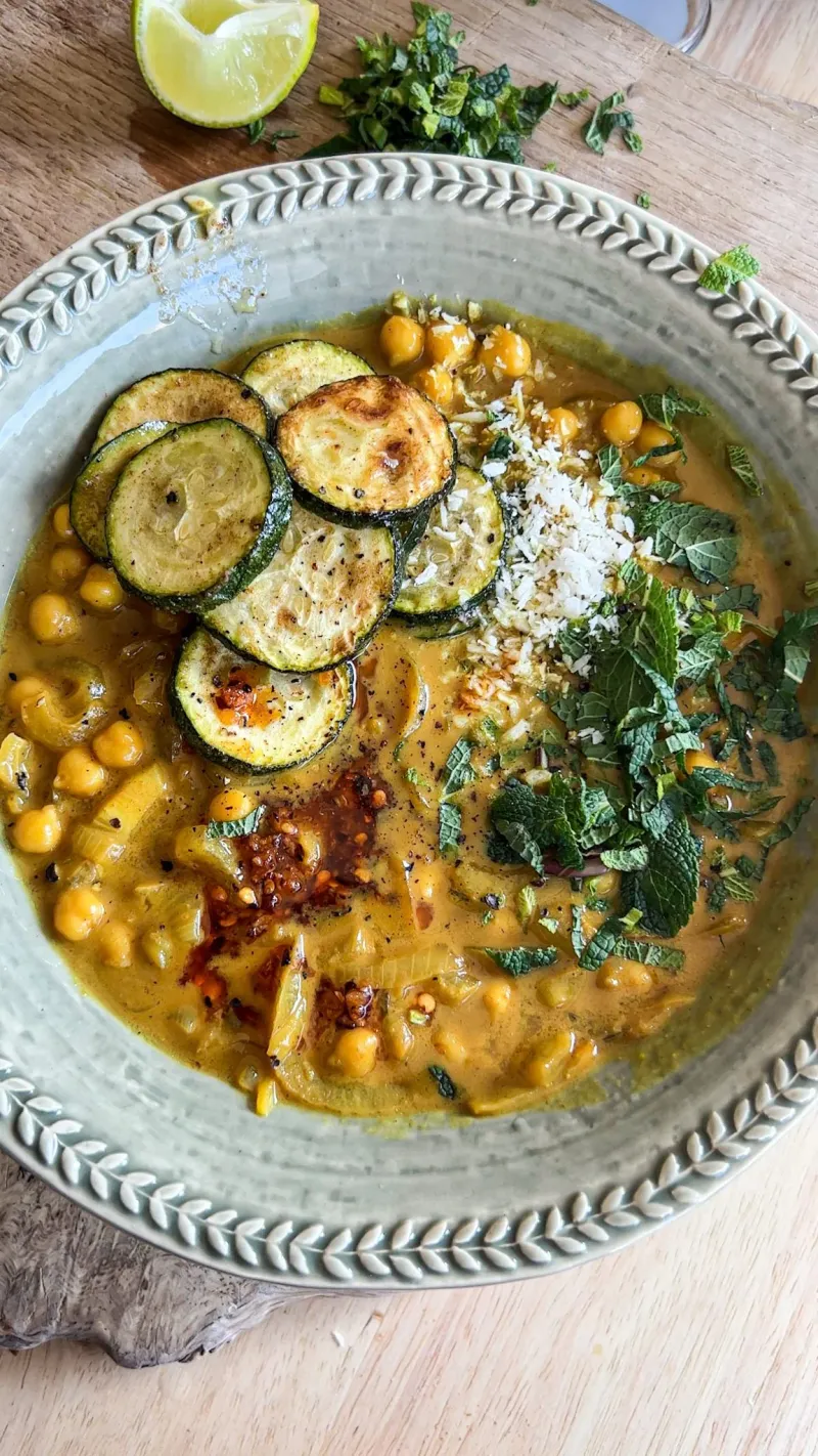 Zucchini and Chickpea Curry