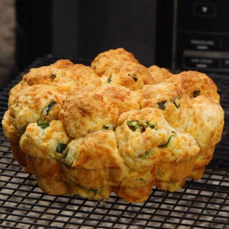 Jalapeño Cheddar Pull-Apart Rolls