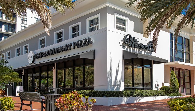 Mister O1: Star-Shaped Pizza That Dazzles
