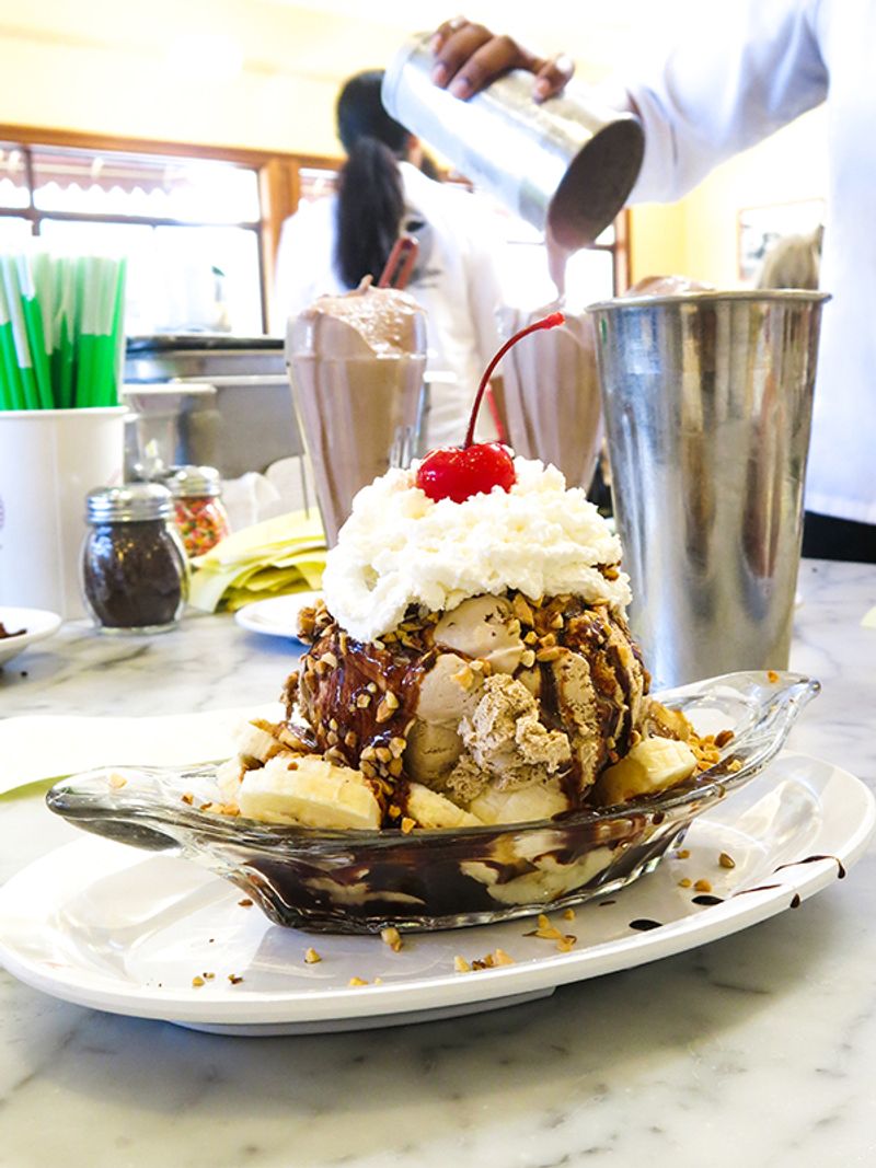 Fenton's Creamery (Oakland)