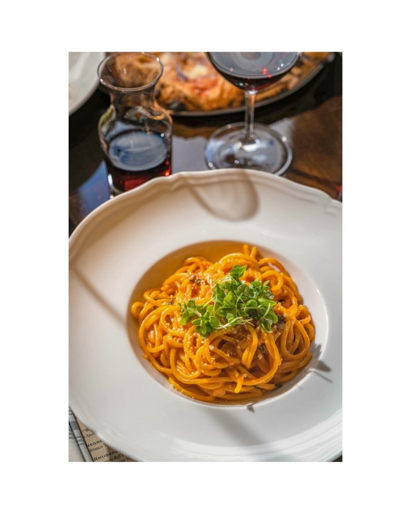 The classic pizza-and-pasta place with the lunch special