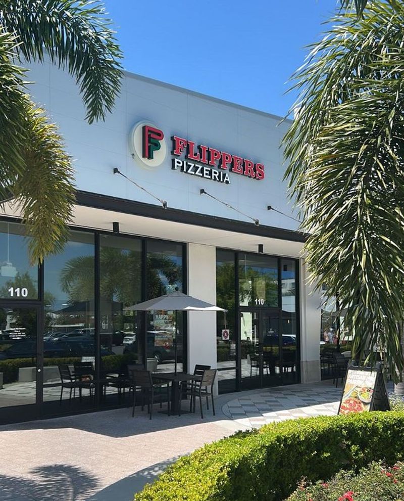 Flippers Pizzeria - Florida
