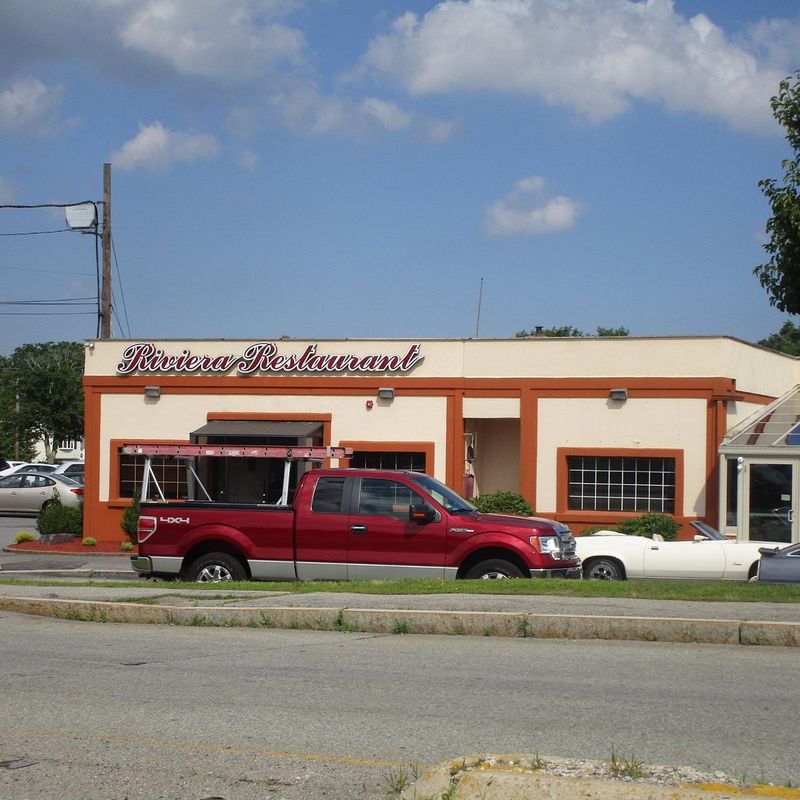 Riviera Restaurant: Where Seafood Dreams Come True