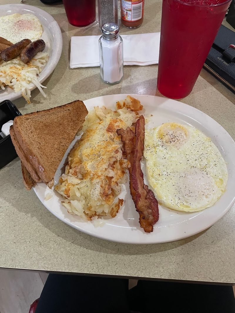 The Pantry Restaurant - Sterling Heights