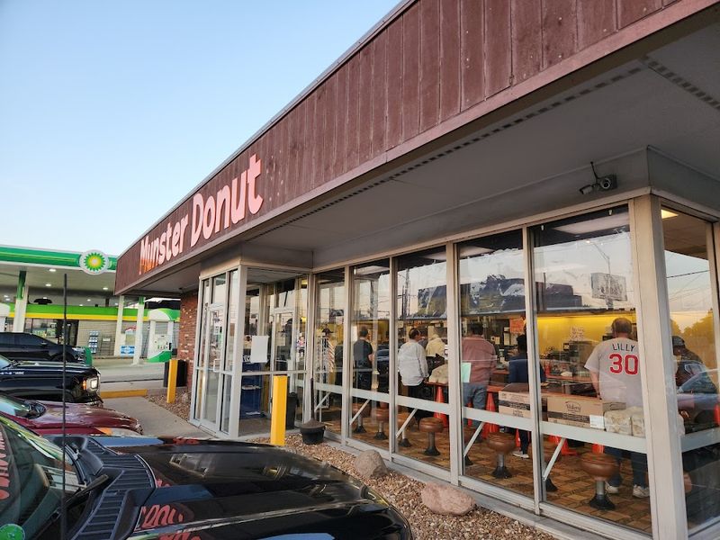 Munster Donuts, Munster, Indiana