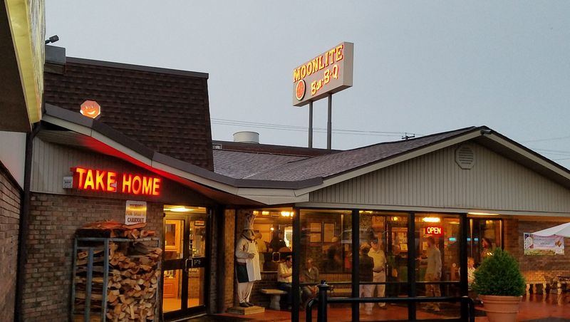Moonlite Bar-B-Q Inn (Kentucky)