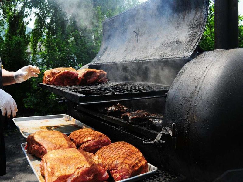 Curt's Smokin' Ribs, Mill Hall