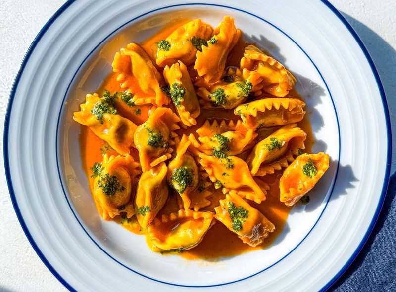 Do not overcrowd stuffed pasta